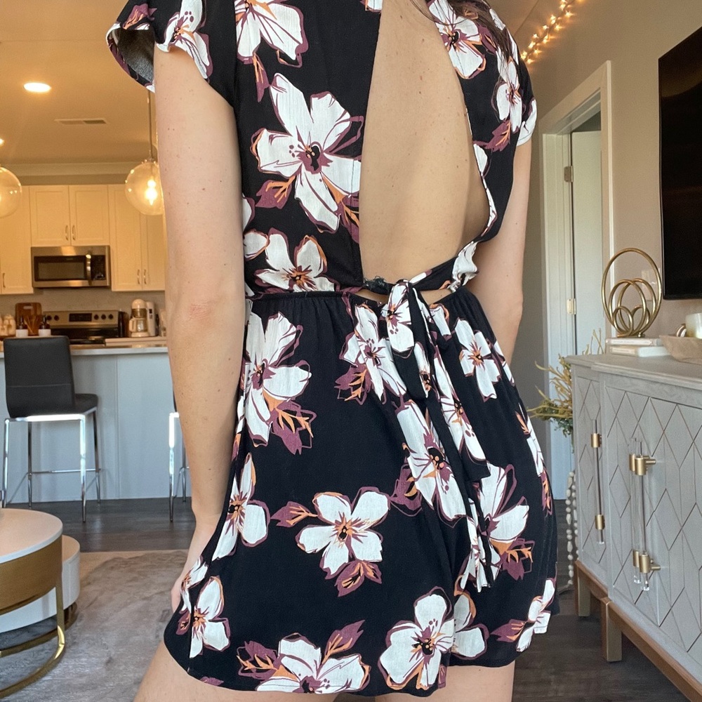 FLORAL ROMPER - Picture 3 of 3
